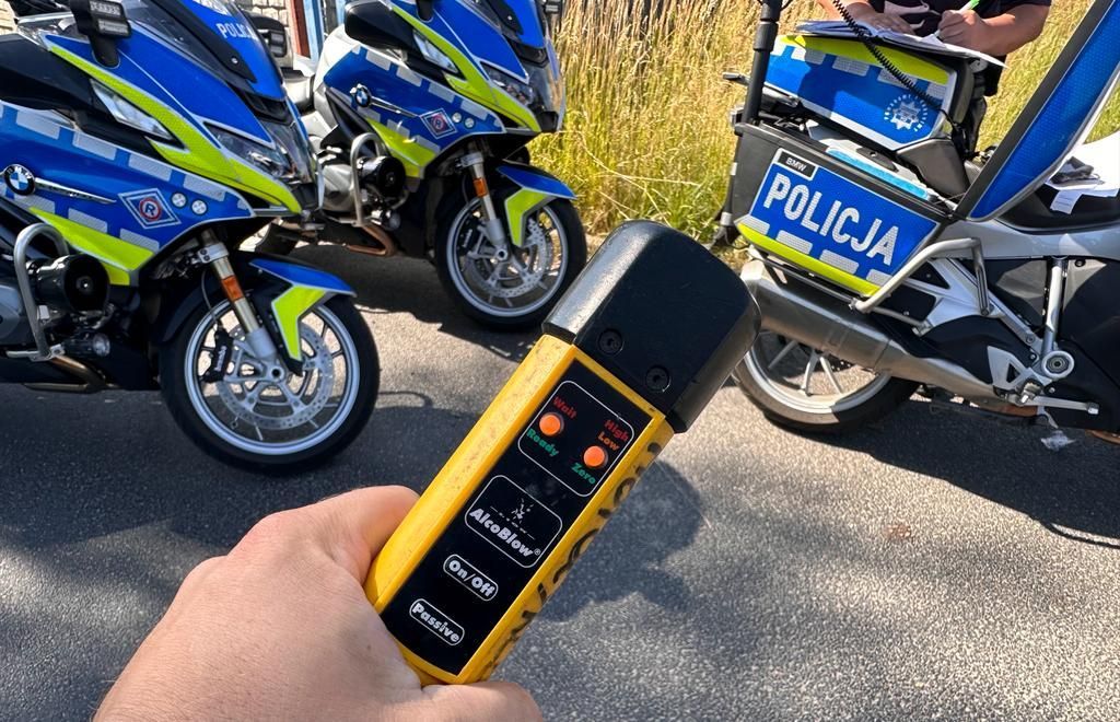 Jelenia Góra: Nieodpowiedzialni kierowcy wyeliminowani z ruchu. Policjanci przypominają o bezpieczeństwie na drodze