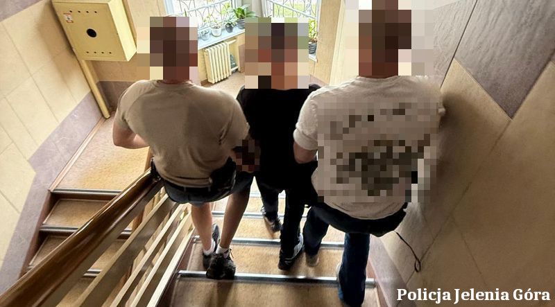 Powiat: Policjanci zatrzymali mężczyznę podejrzanego o ograbianie grobów – czyn zasługujący na szczególne potępienie