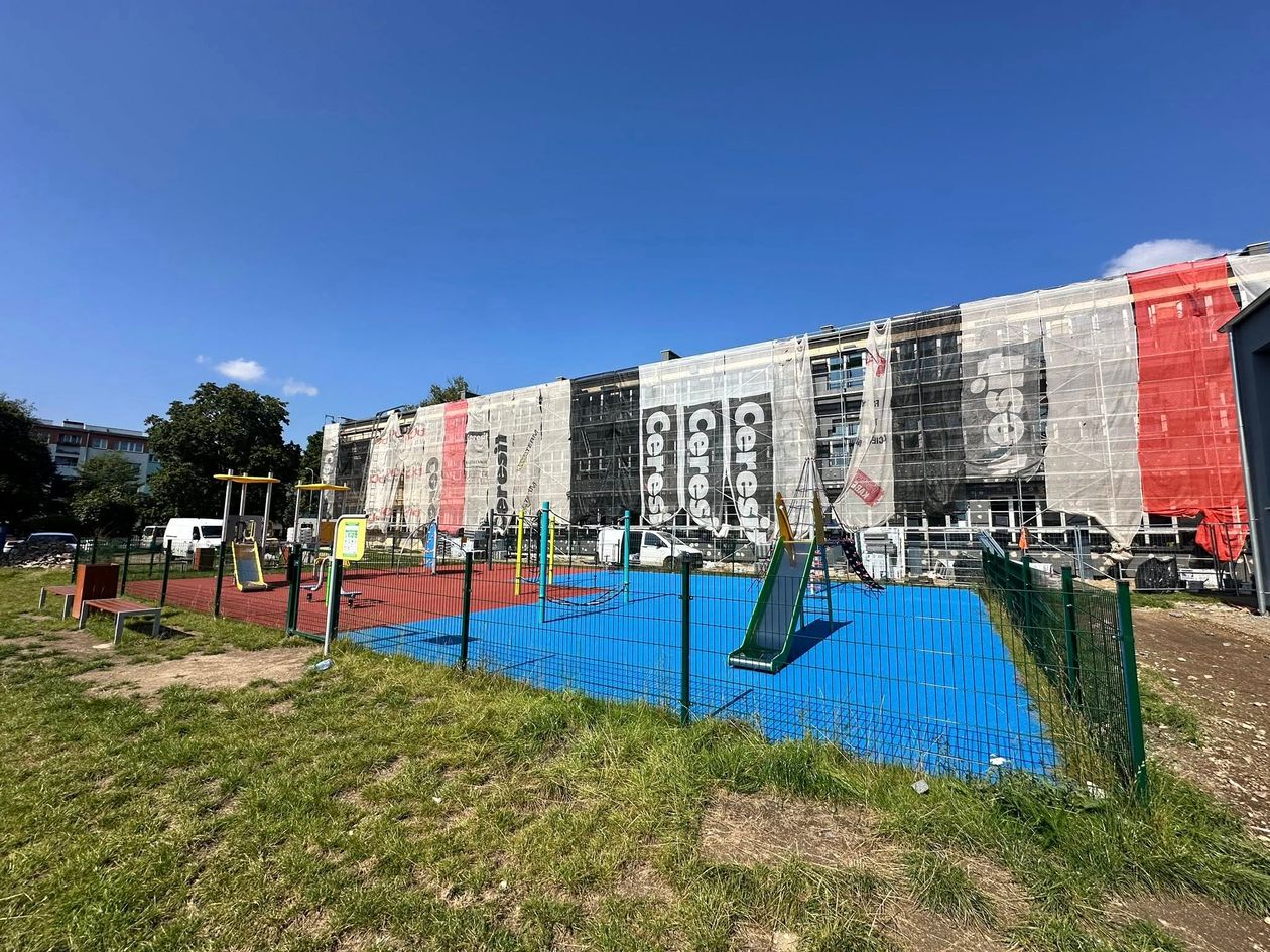 Jelenia Góra: Nowe oblicze SP 8 – komfort i oszczędność
