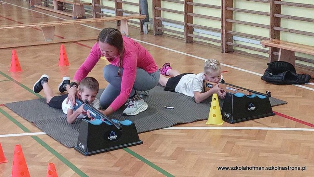 Szklarska Poręba: Trenerka z wizytą u najmłodszych. Pierwszaki odbyły profesjonalny trening
