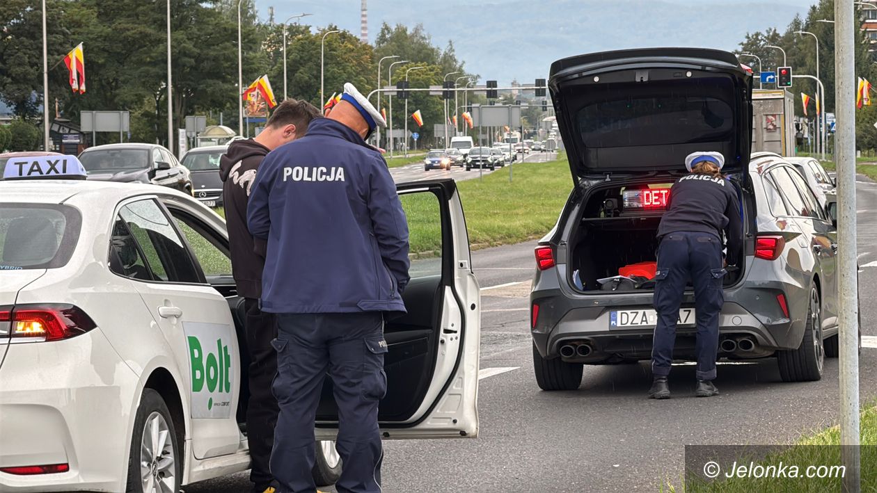 Jelenia Góra: Potrącenie pieszej na przejściu przy Shellu