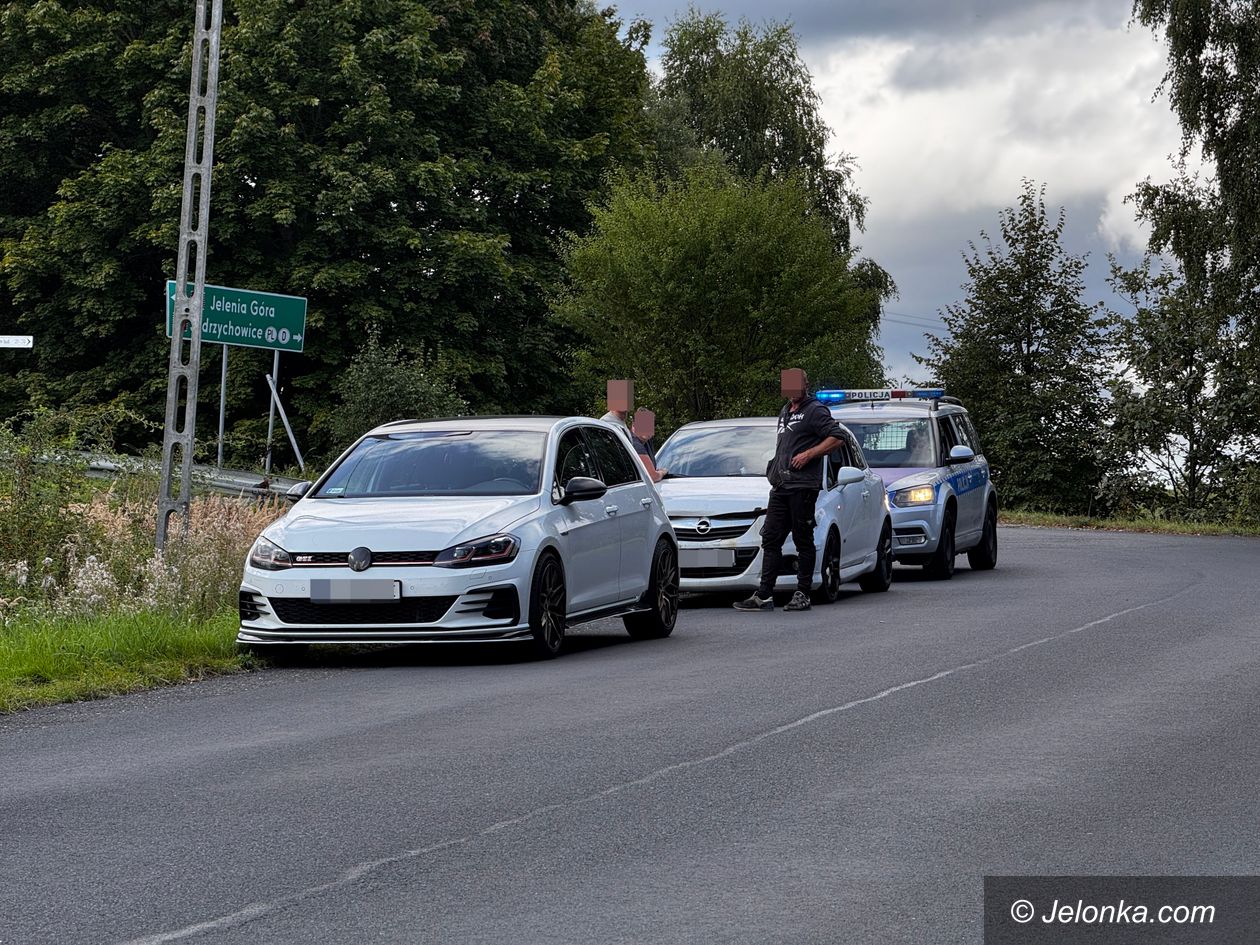 Barcinek: Kolizja opla z volkswagenem na DK30