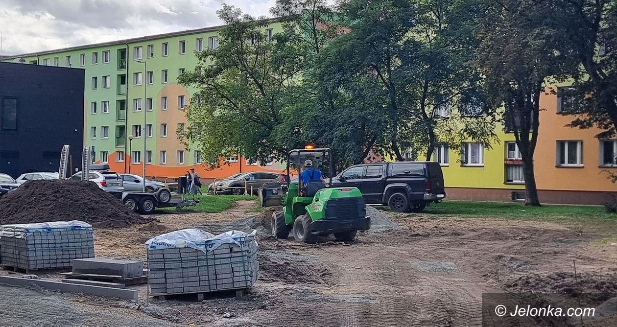 Jelenia Góra: Rekreacja zamiast asfaltu – trwają prace