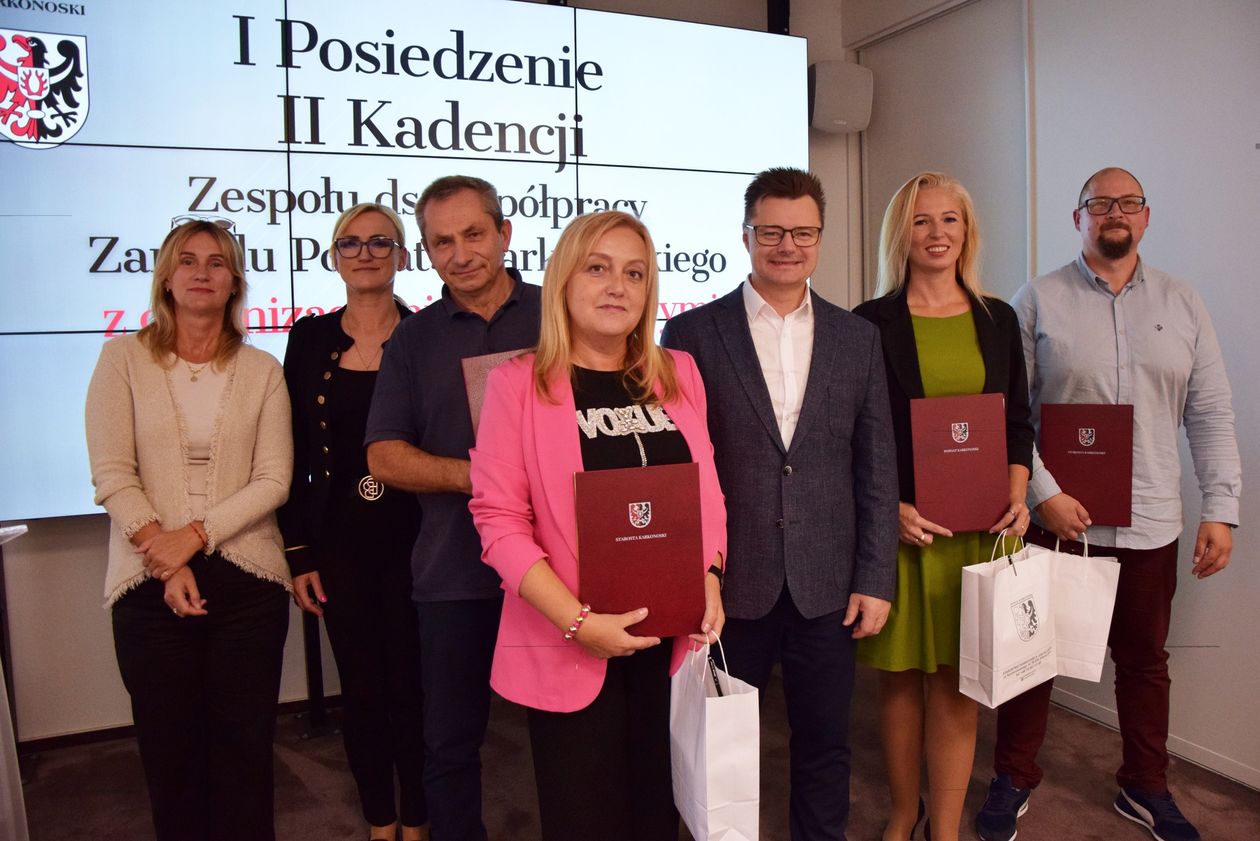 Powiat karkonoski: Powiat i organizacje pozarządowe – razem dla społeczności