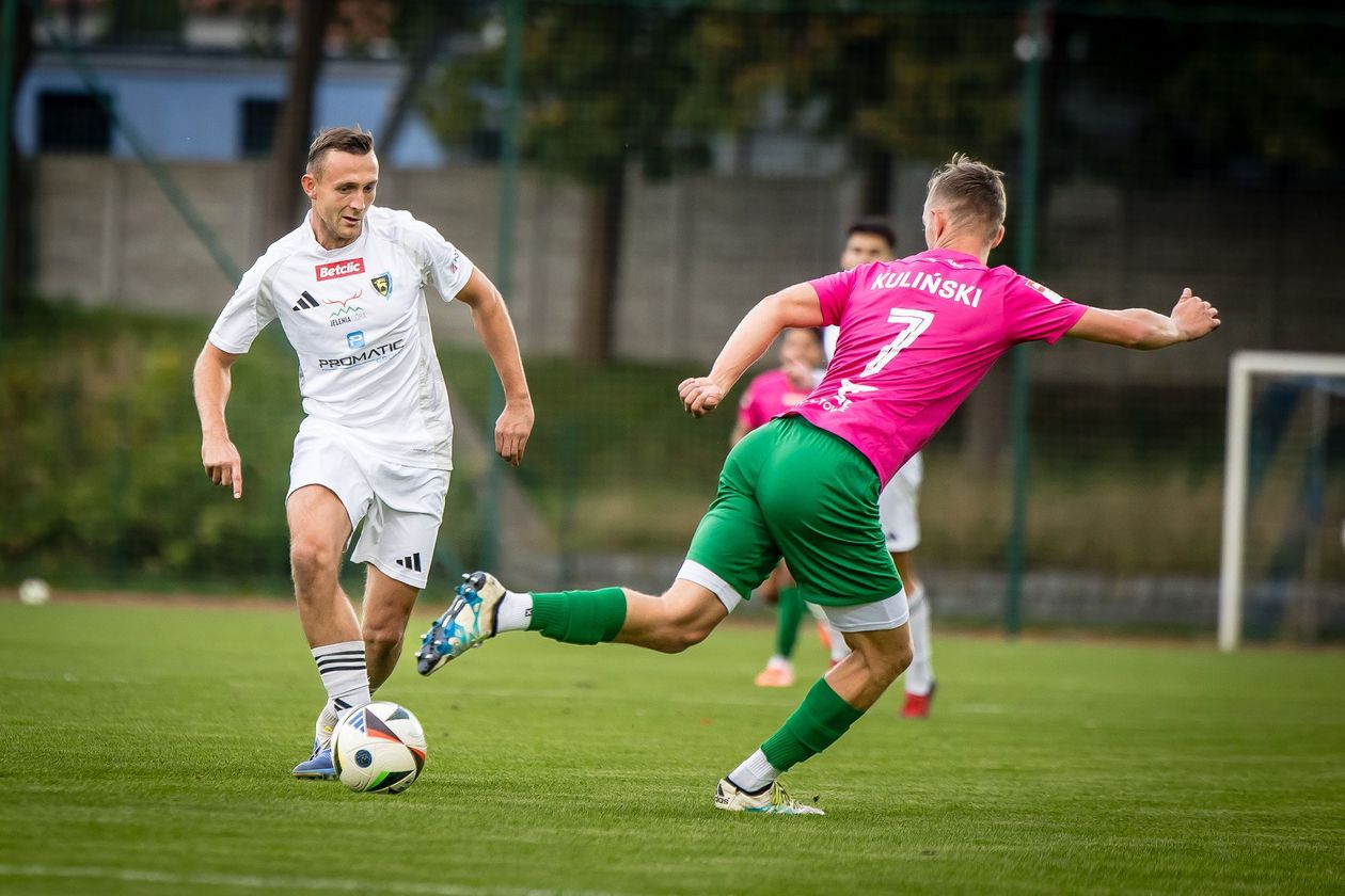 Jelenia Góra: Piszukamy punktów na boisku rezerw pierwszoligowca
