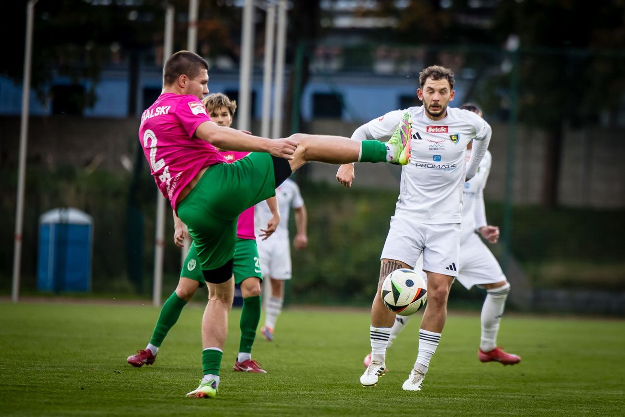 Jelenia Góra: Spory zawód, nie ograli "czerwonej latarni" ligi