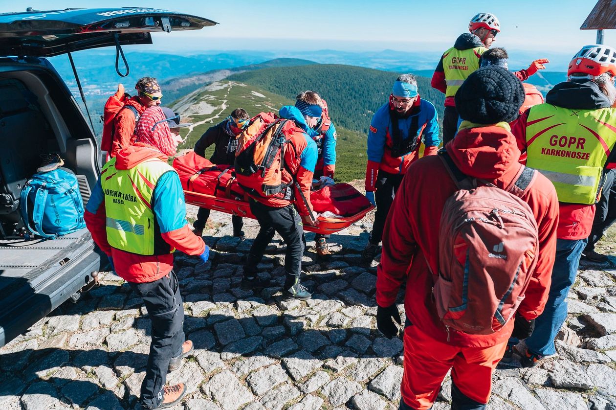 Karkonosze: Drony i ratownicy w akcji