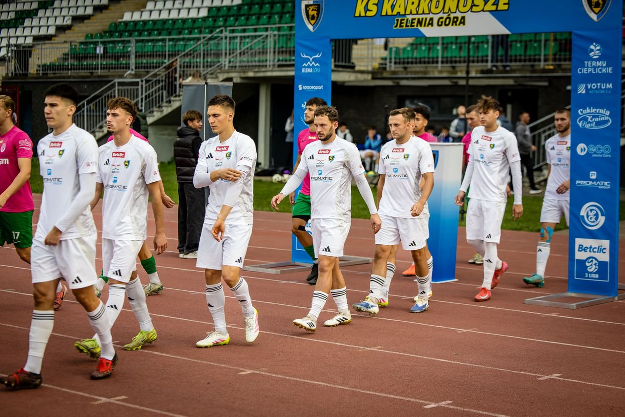 Jelenia Góra: "Szorujemy" w okolicach zagrożonej strefy