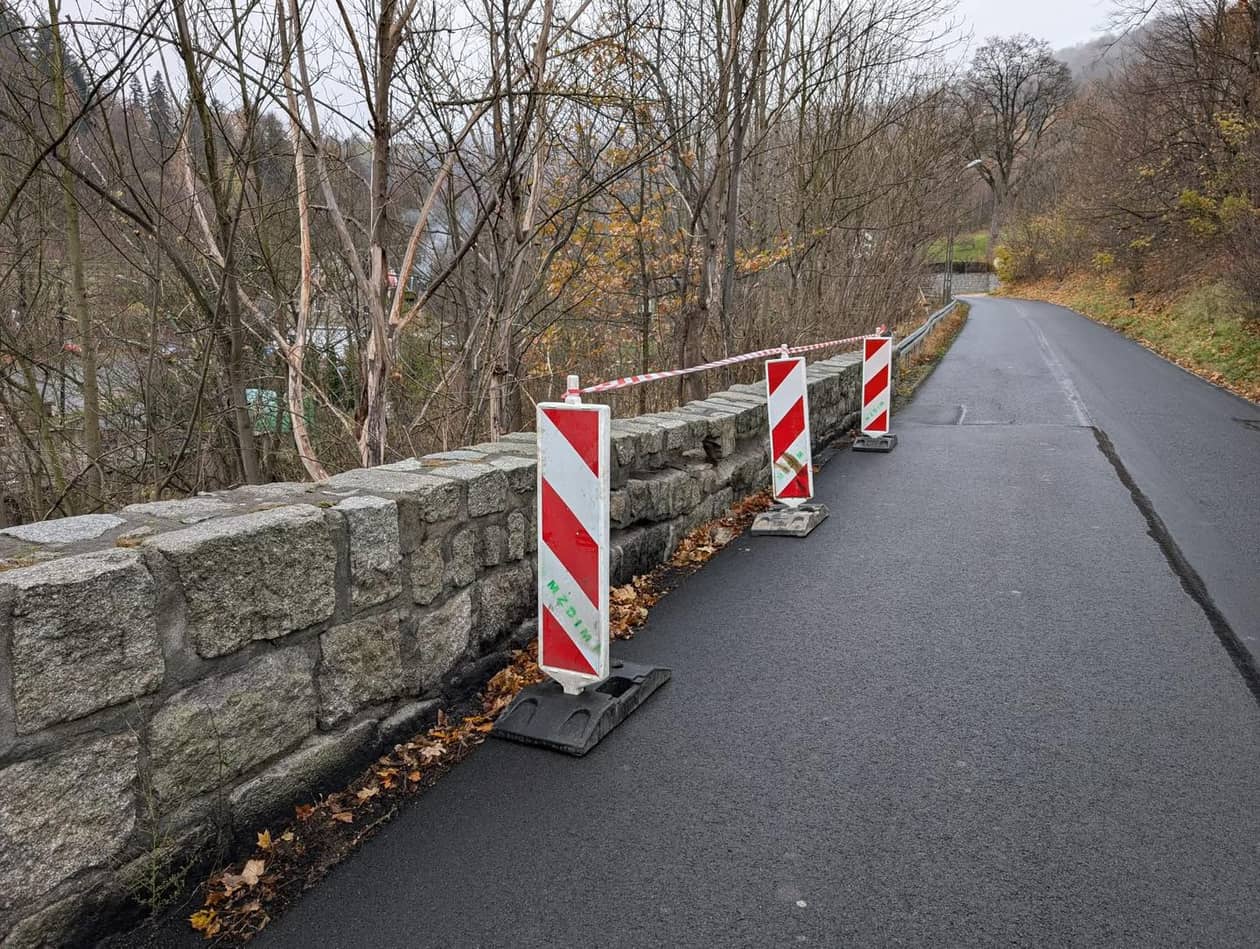 Jelenia Góra: Jagniątków odcięty przez remont muru