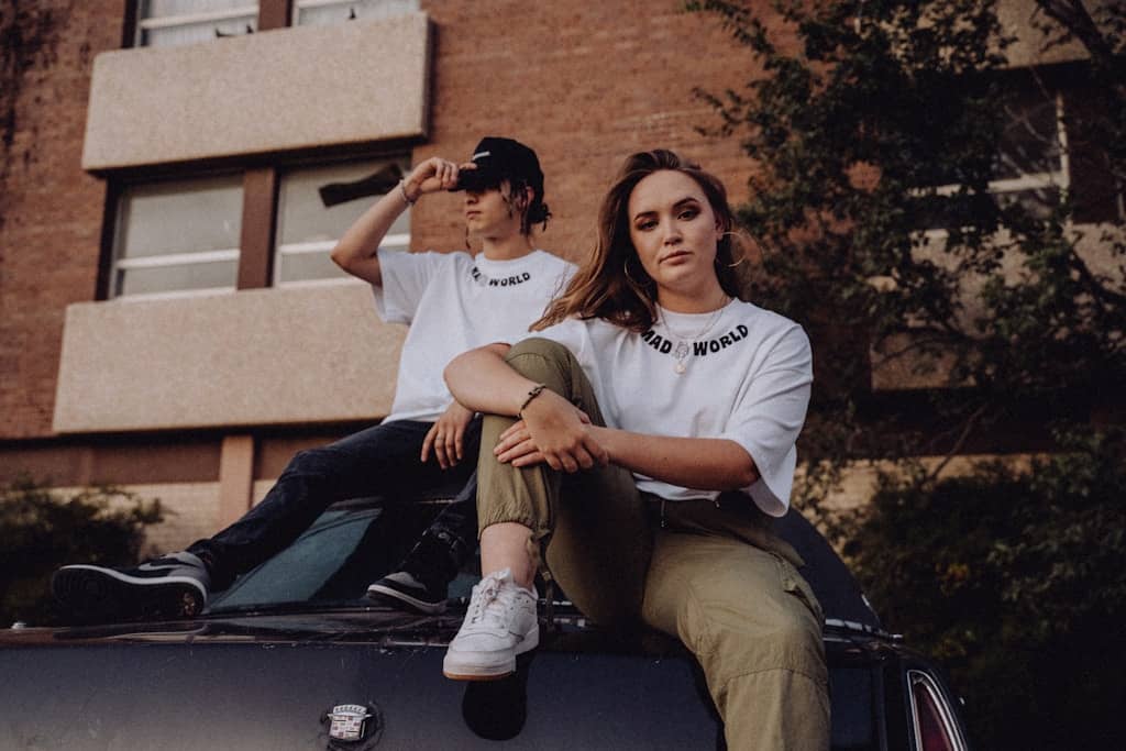 Polska: Styl streetwear – czym się wyróżnia i jak go nosić?
