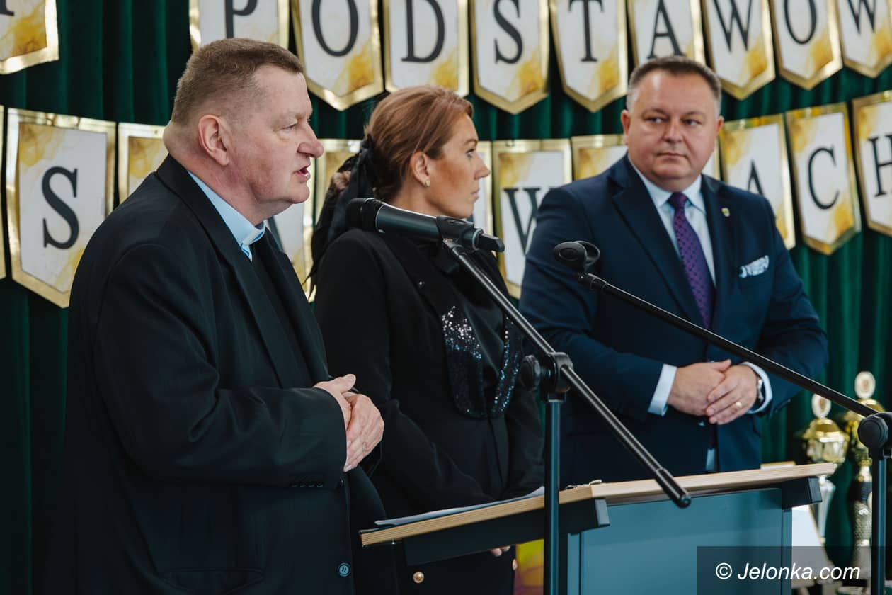 Mysłakowice: Mysłakowice świętowały 80 lat szkoły