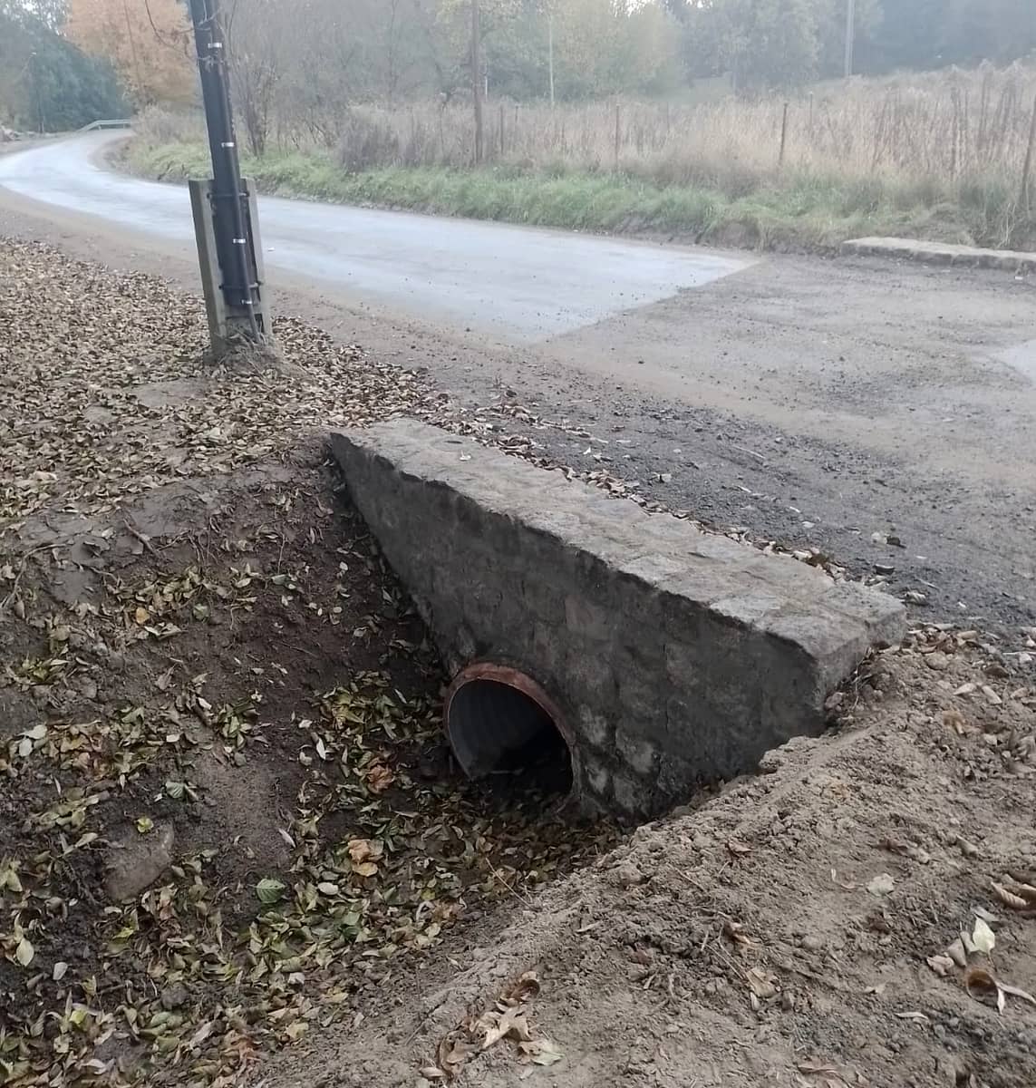 Powiat karkonoski: Roboty na drodze zniszczonej przez powódź