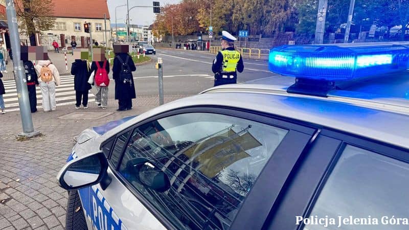 Jelenia Góra: Policjanci jeleniogórskiej drogówki prowadzili działania „Niechronieni uczestnicy ruchu drogowego”