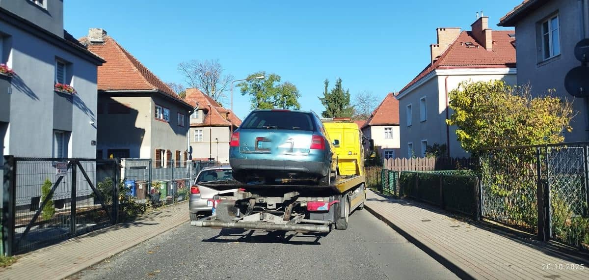 Jelenia Góra: Ford i Audi odholowane na złom?