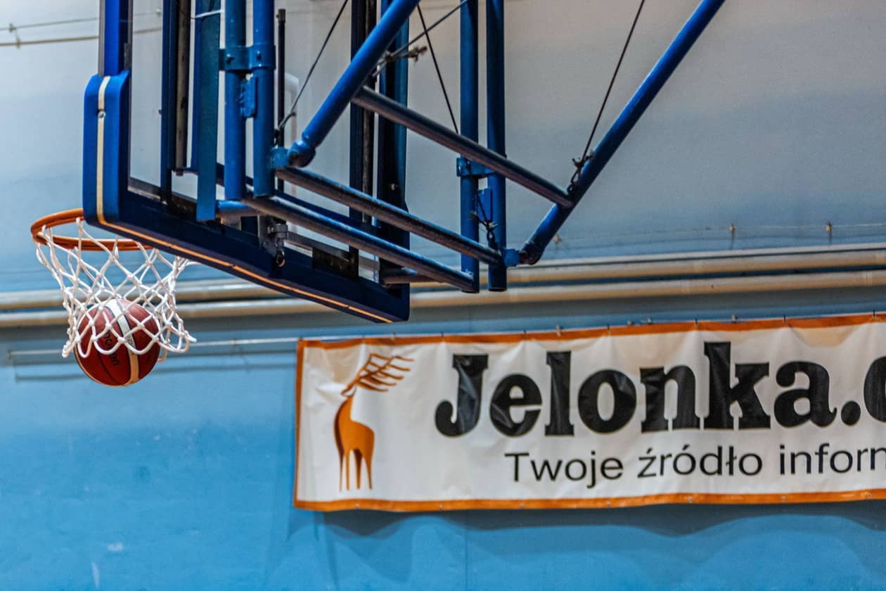 Jelenia Góra: Miasto zabiera głos i włącza się do wojny transferowej dwóch klubów koszykówki