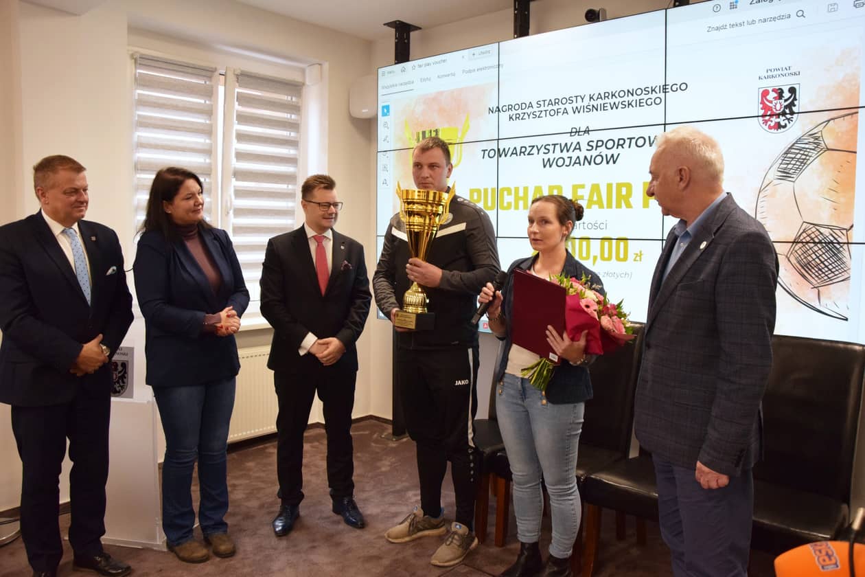 Powiat karkonoski: Dżentelmeni futbolu z Wojanowa