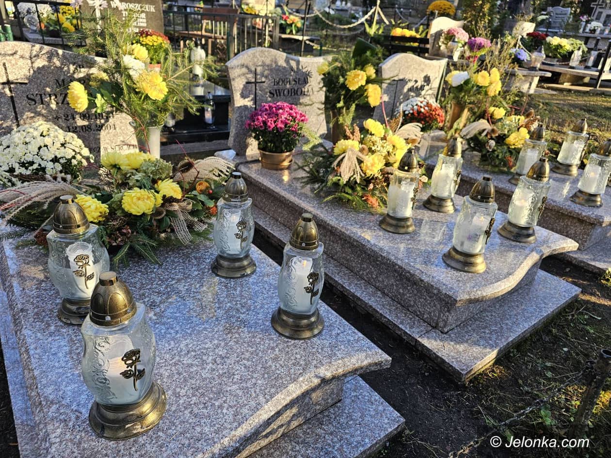 Jelenia Góra: 1 listopada – na cmentarzach tłoczno