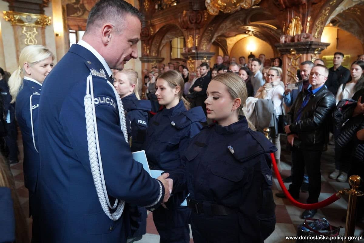 Jelenia Góra: Nowi stróże prawa rozpoczęli służbę