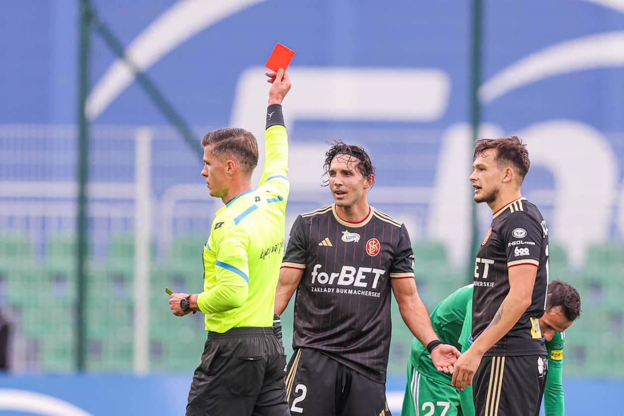 Świat: Rewolucja w światowym futbolu. Co się zmienia w przepisach?