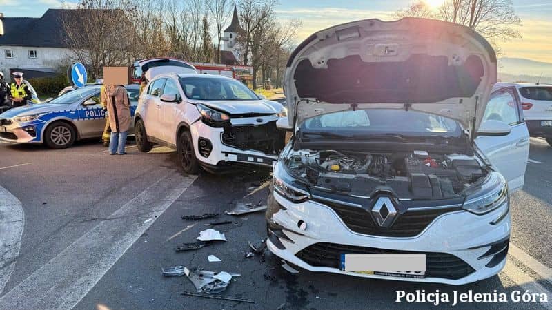 Radomierz: Zderzenie Kia z Renault w Radomierzu