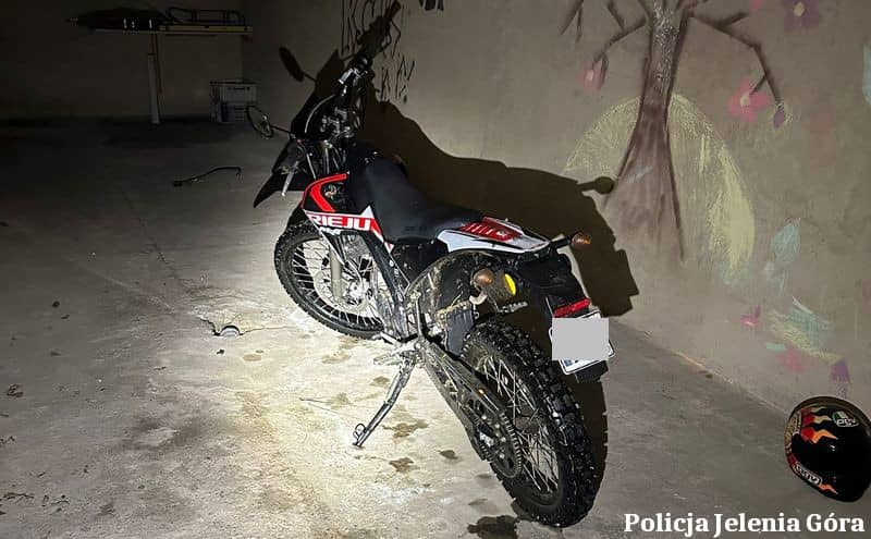 Jelenia Góra: Policjanci z Jeleniej Góry odzyskali skradziony motorower i zatrzymali mężczyznę podejrzanego o jego kradzież