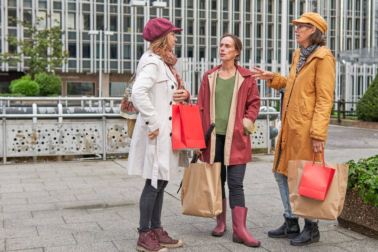 Polska: Zakupy online czy offline – co wybrać w Black Friday 2025?