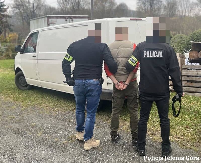 Powiat: Zatrzymanie 30–latka podejrzewanego o próbę zmuszenia nieletniej do określonego zachowania