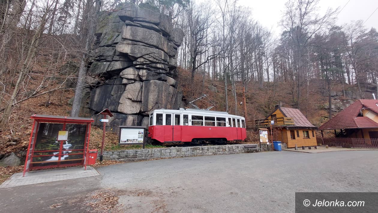 Podgórzyn: Tramwaj wśród skał. Podgórzyńska historia komunikacji