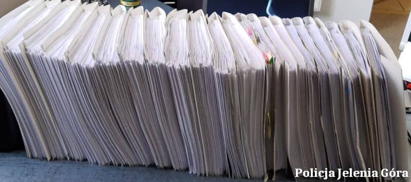 Karpacz: Dwie mieszkanki powiatu karkonoskiego usłyszały łącznie 130 zarzutów oszustwa