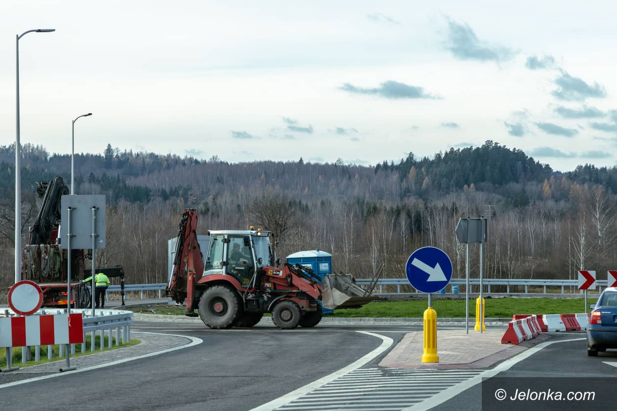 Powiat karkonoski: Kończą budować rondo
