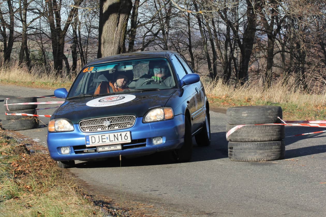 Stara Kamienica: "Polatali bokiem". Rajdowe zakończenie sezonu