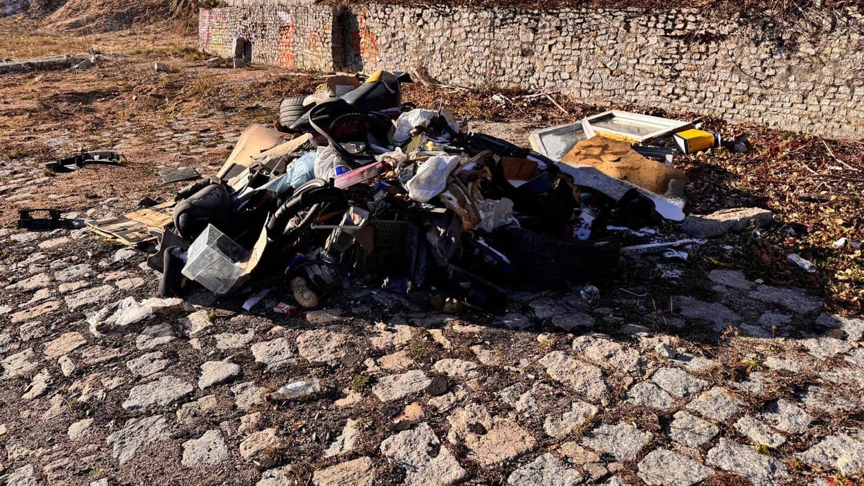 Piechowice: Dzikie wysypisko w Piechowicach