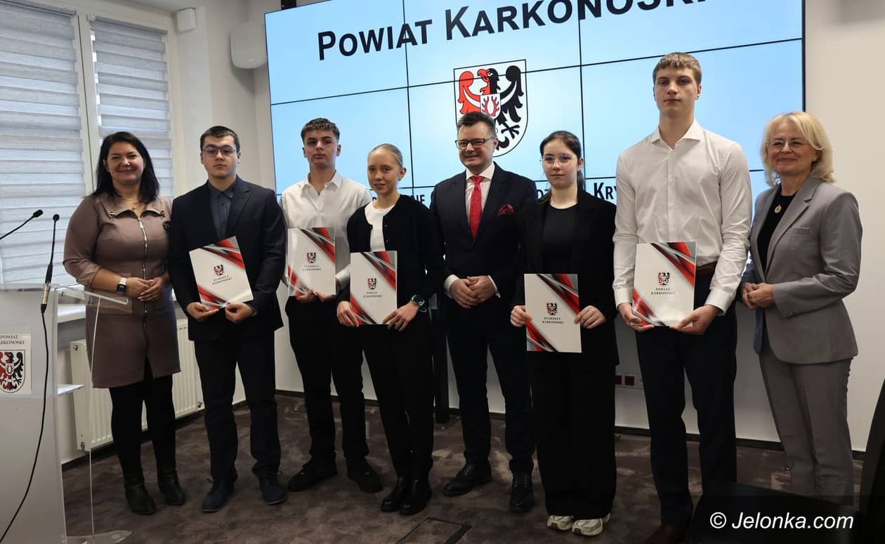 Powiat karkonoski: Powiat nagradza najlepszych uczniów