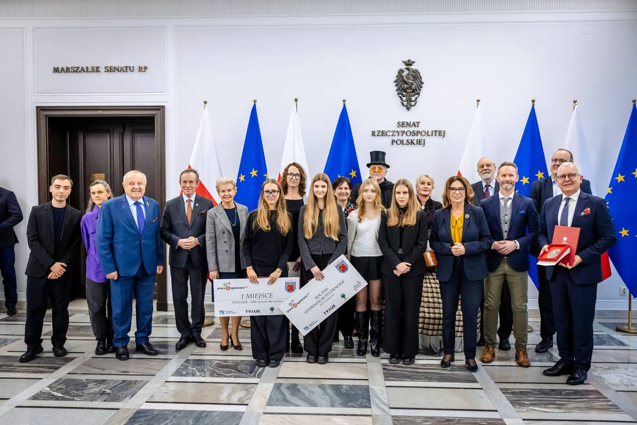 Cieplice: Stop hejtowi – sukces uczennic z "Norwida"