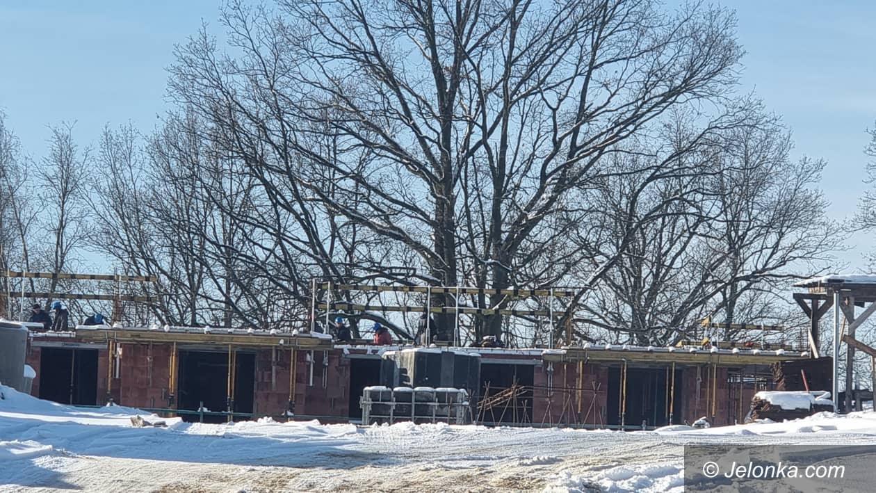 Jelenia Góra: Rośnie nowy blok na Skałkach