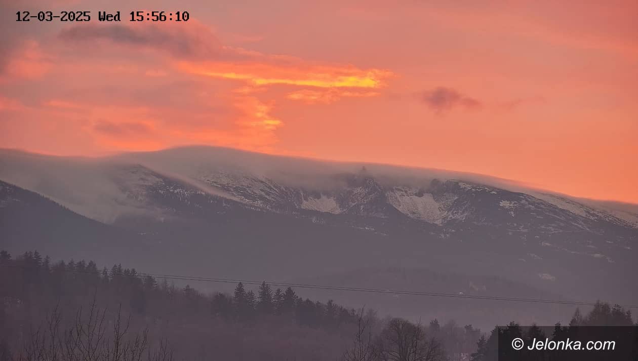 Karkonosze: Efektowny zachód słońca nad Karkonoszami