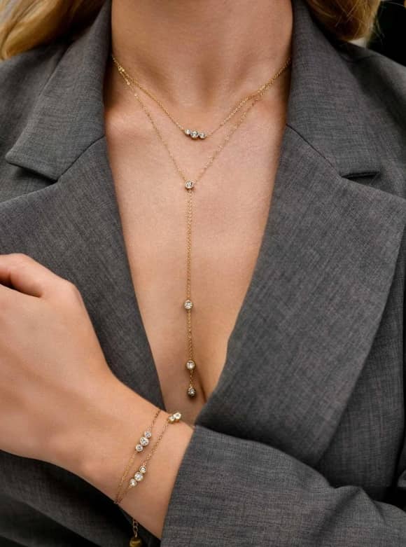 Polska: Jak dobrać naszyjnik do dekoltu?