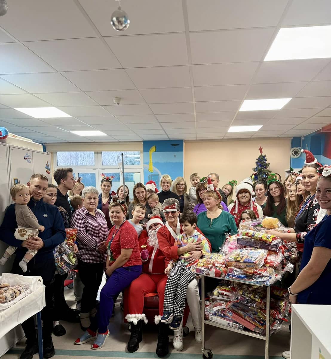 Jelenia Góra: Mikołaj odwiedził w szpitalu chore dzieci