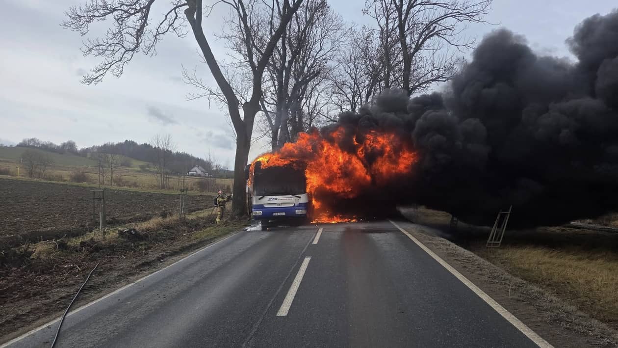 Pisarzowice: Spalił się autobus