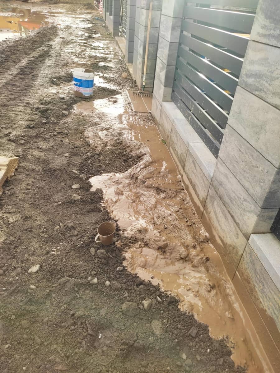 Jeżów Sudecki: W Jeżowie toną w blocie