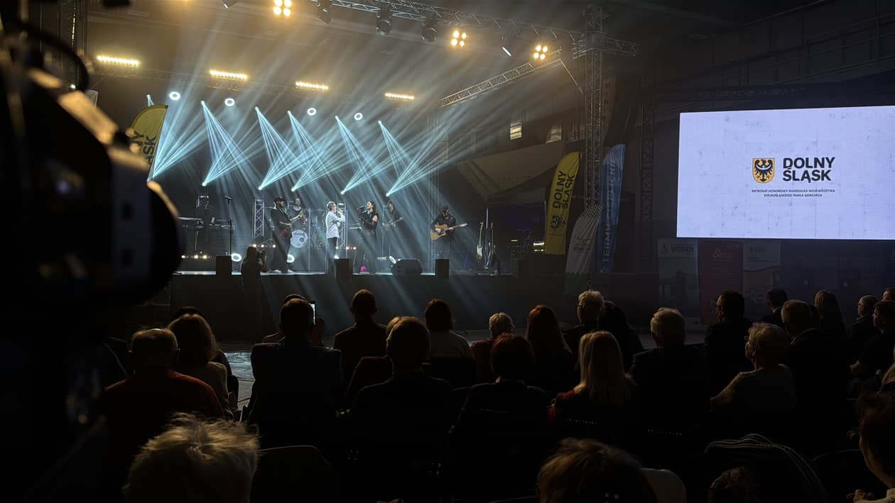 Jelenia Góra: Koncert charytatywny „Zaczarowane Święta”