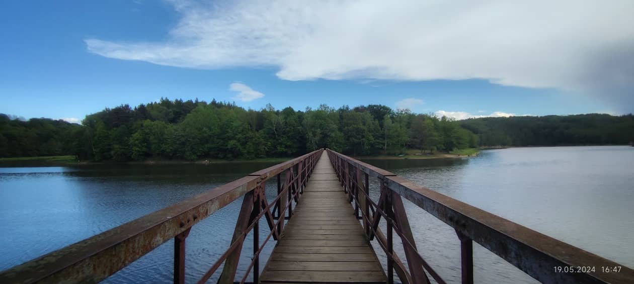 Dolny Śląsk: Jezioro Złotnickie – spokojna perła Pogórza Izerskiego