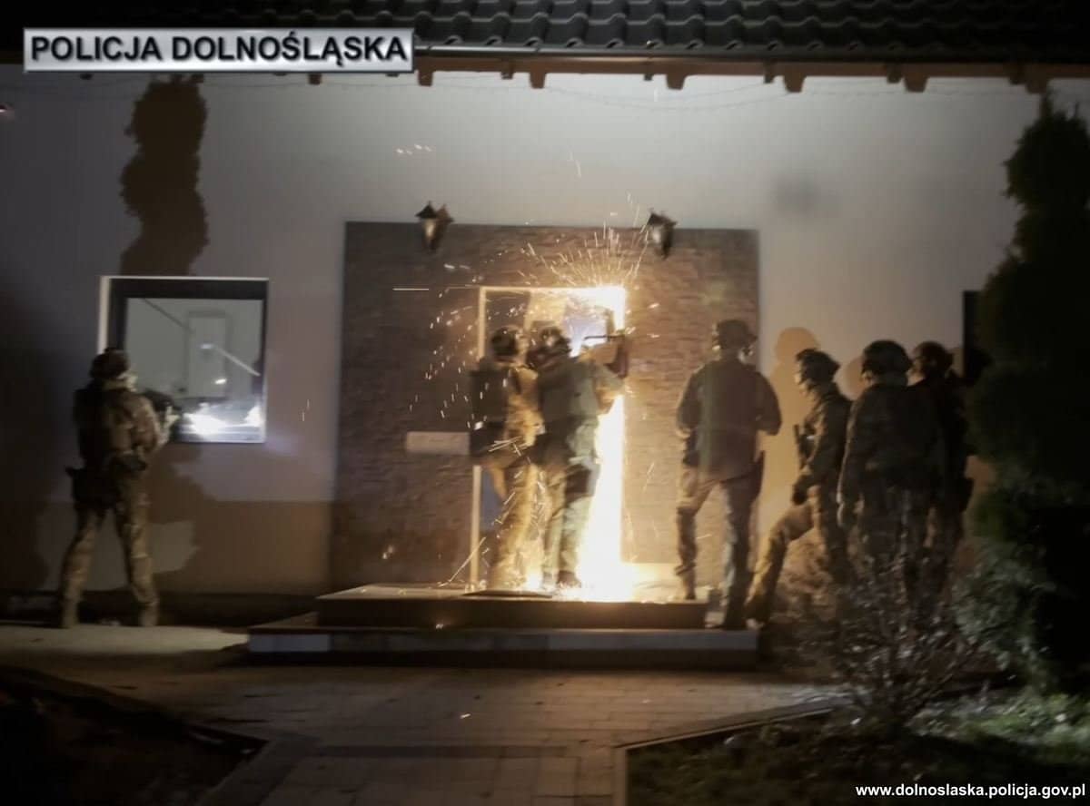 Dolny Śląsk: Wielka akcja przeciw gangsterom – aż 11 osób zatrzymanych