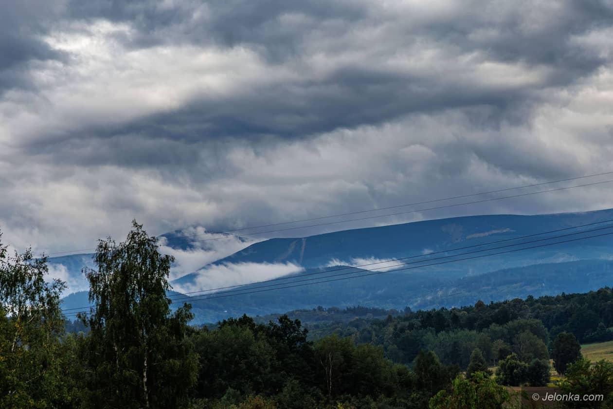Jelenia Góra: Uwaga kierowcy, warunki będą bardzo zdradliwe