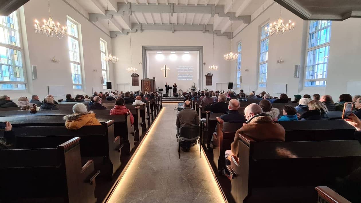 Jelenia Góra: Liczyli wiernych. Statystyki w dół, a jak u nas?