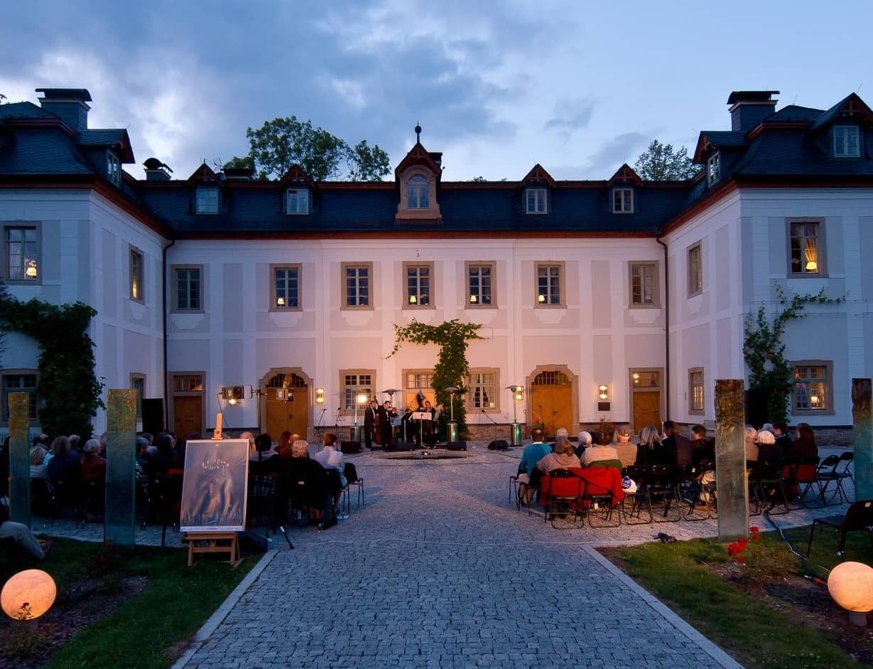 Piechowice: Jest praca w XVIII–wiecznym pałacu