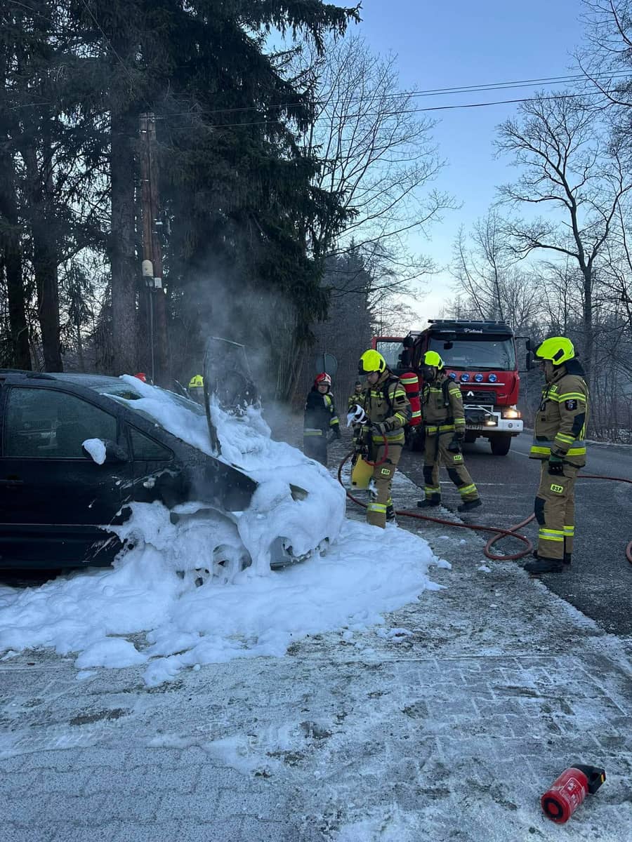 Karpacz: Samochód stanął w ogniu