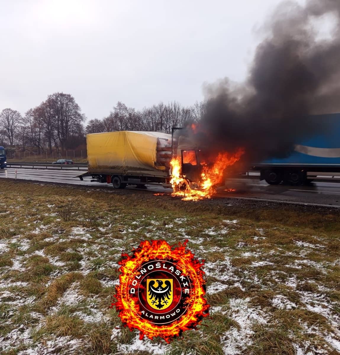 Autostrada A4: Spaliło się pół ciężarówki