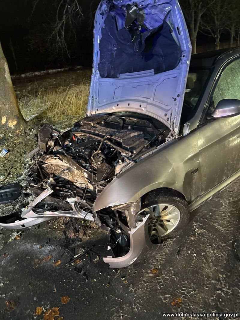 Bolesławiec: Wyciągnęli kierowcę z płonącego samochodu