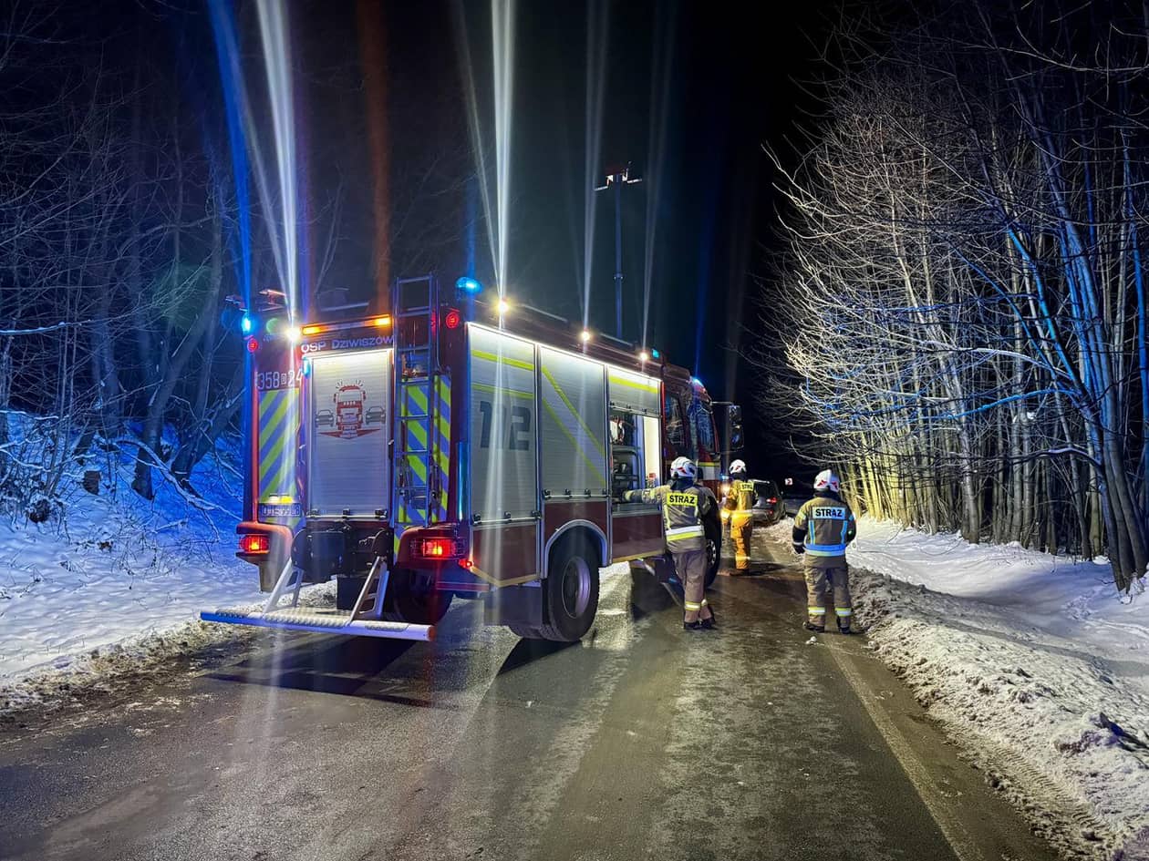 Dziwiszów: Czołówka na szczycie Kapeli